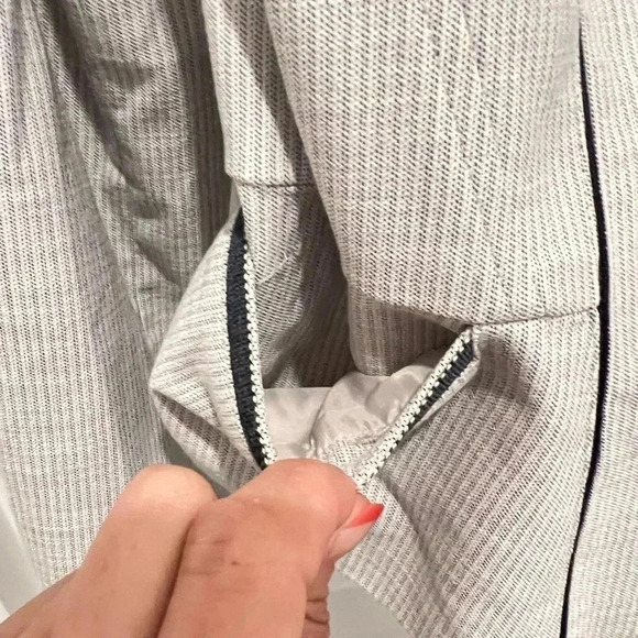 Tommy Hilfiger Blazer Navy and White Pinstripe - Picture 4 of 16